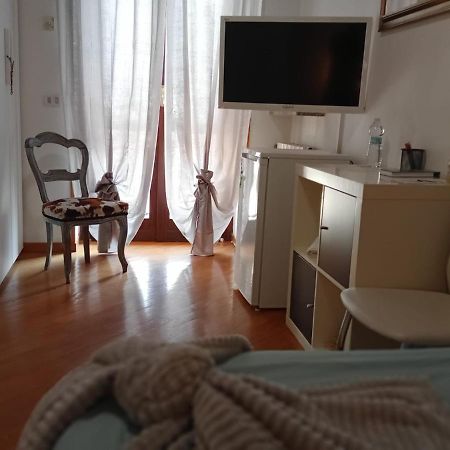 布斯托阿西齐奥Lo Sciuro住宿加早餐旅馆 外观 照片